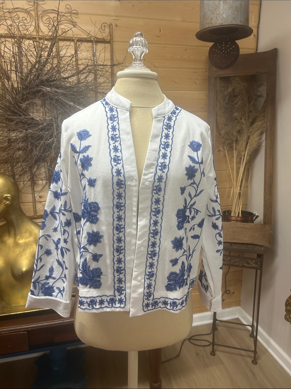 NWT LIV Los Angeles White Top/jacket with Blue Floral Embroidery